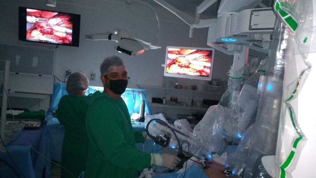 A cirurgia robótica é um dos procedimentos mais modernos e seguros da medicina